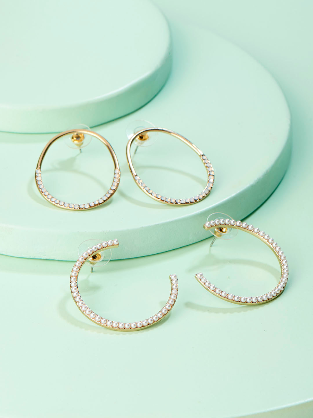 

Runway Ritual Off White & Gold-Toned Set of 2 Circular Hoop Earrings