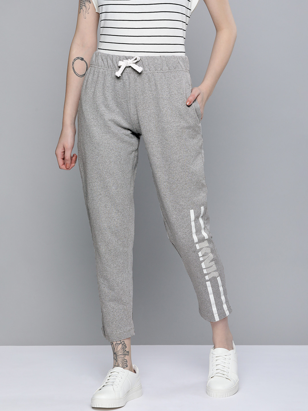 

Kook N Keech Women Grey Melange Typography Printed Three-Fourth Track Pants