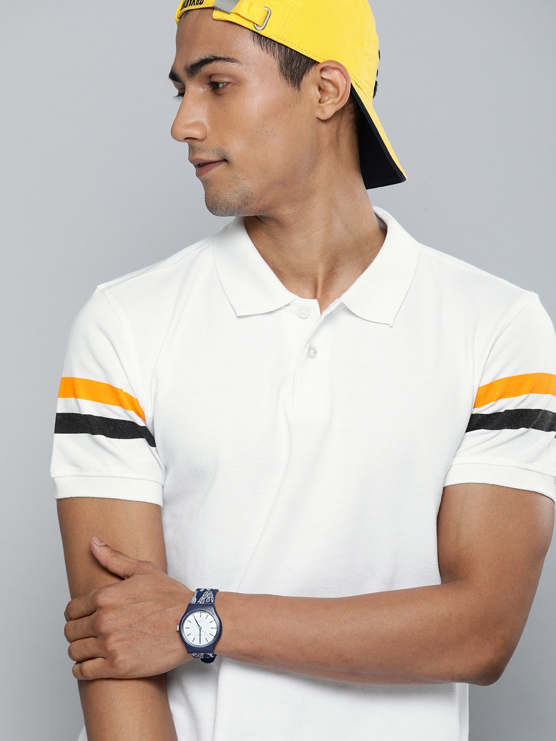 

Harvard Men White Polo Collar T-shirt With Striped Detailing