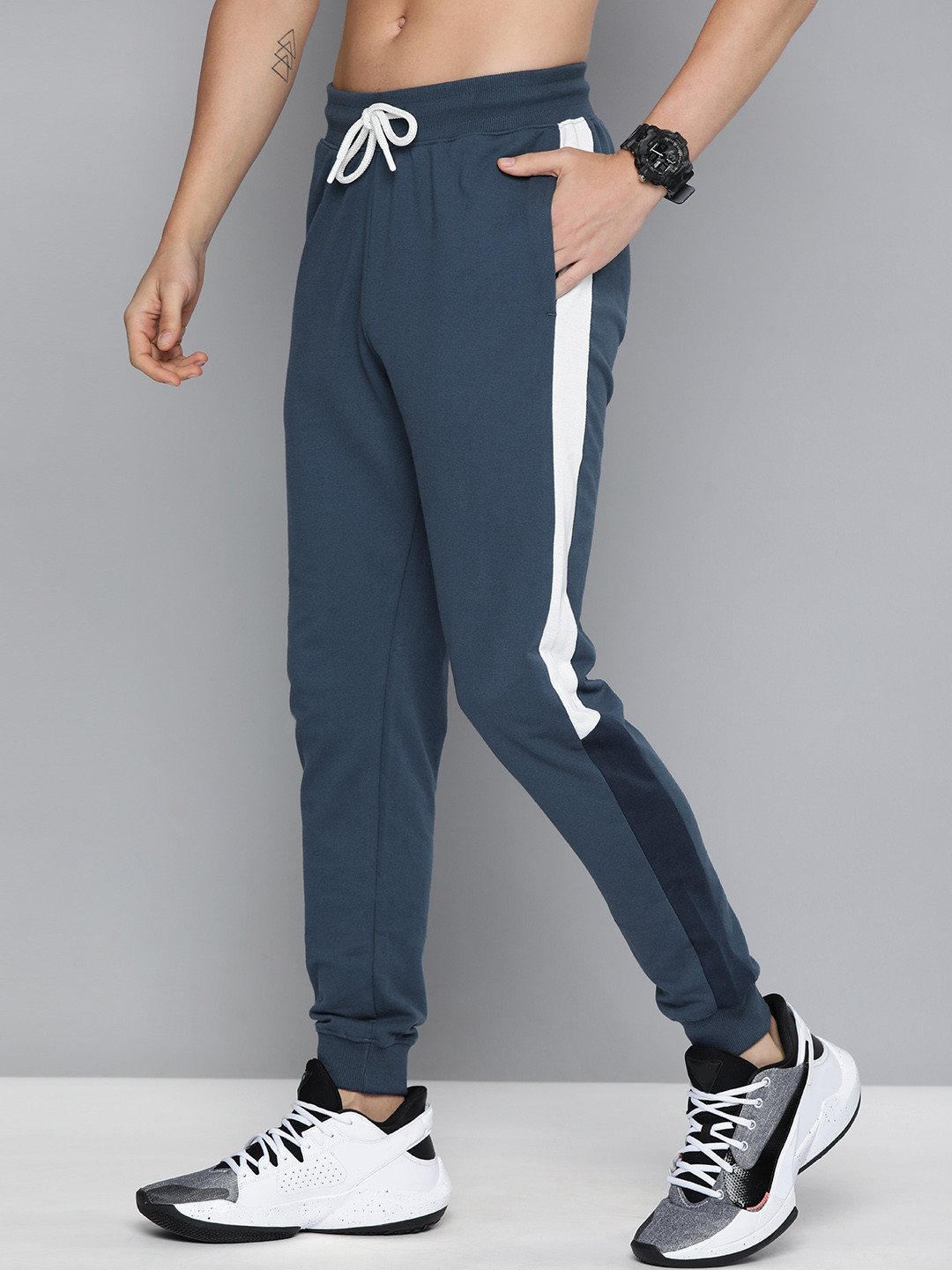 

Harvard Men Teal Blue Solid Side Striped Joggers