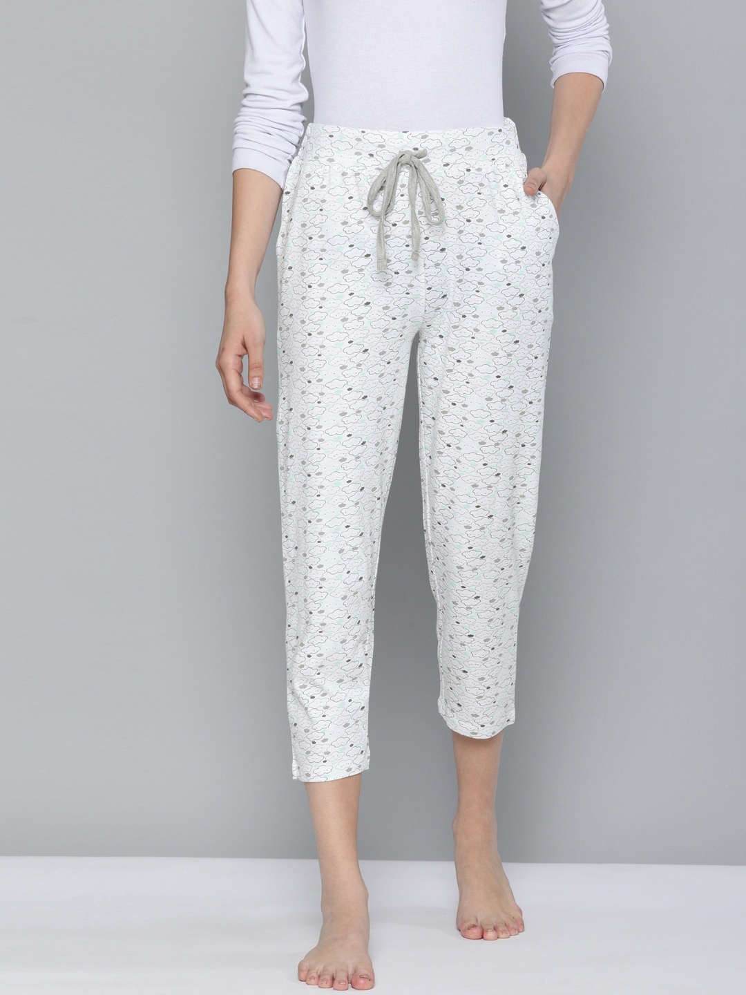 

HERE&NOW Women White & Grey Printed Pure Cotton Cropped Lounge Pants