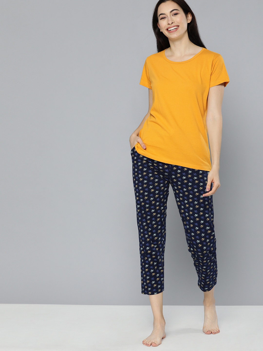 

HERE&NOW Women Mustard & Navy Blue Solid Night suit