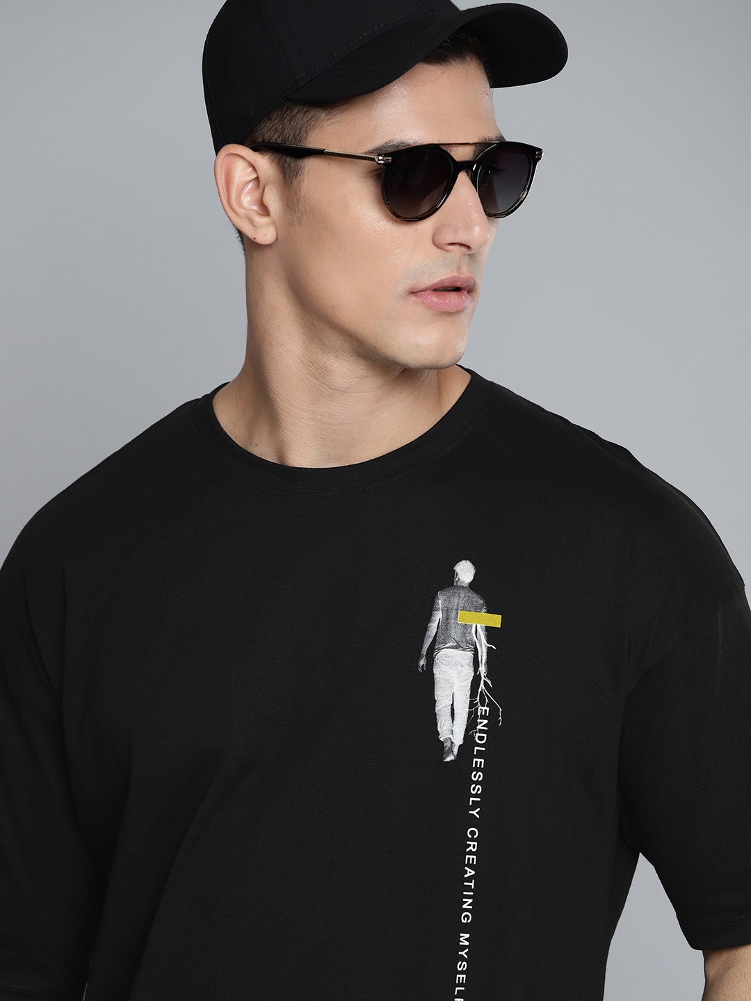 

Kook N Keech Men Black & White Pure Cotton Printed T-shirt