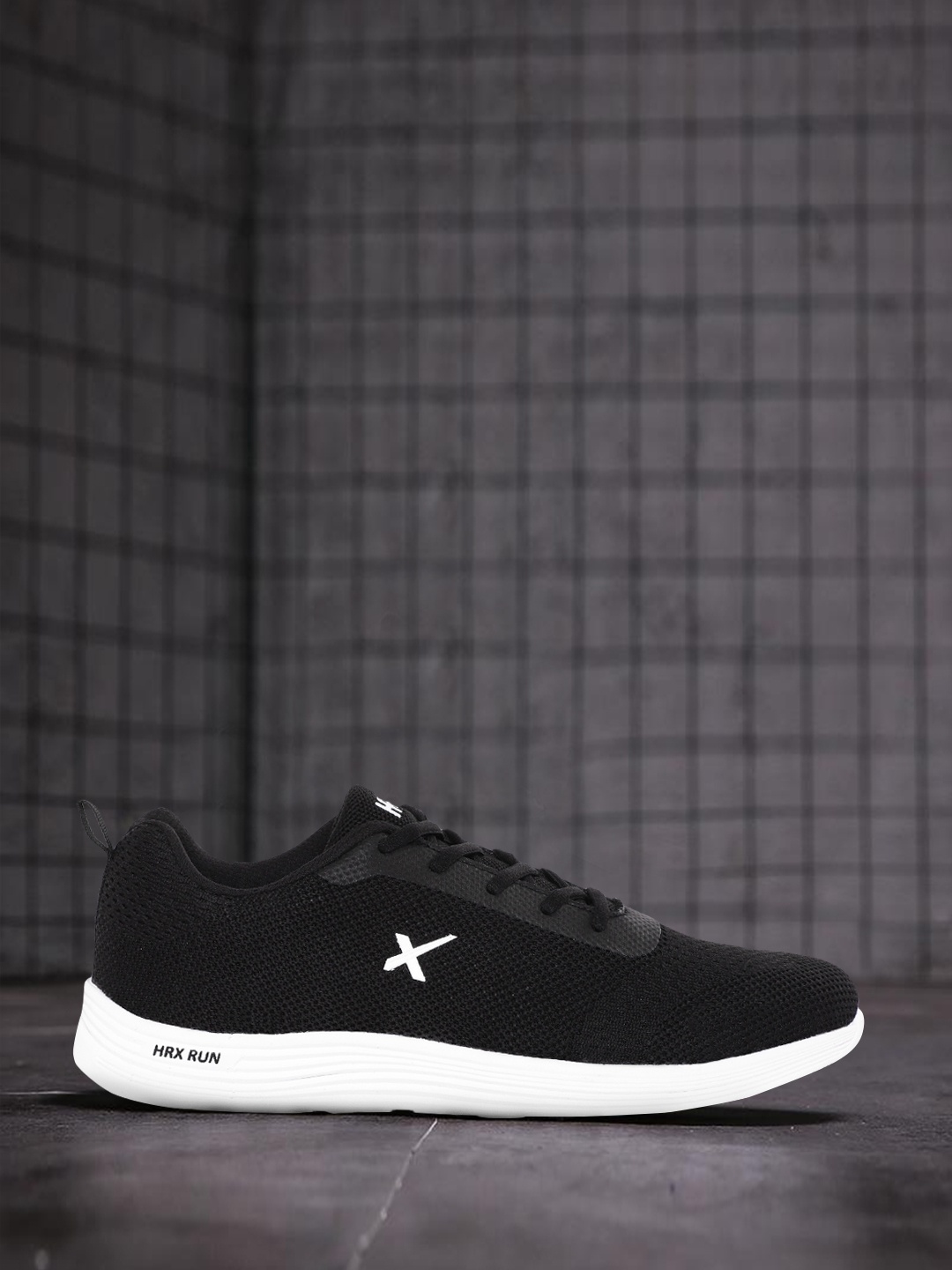 

HRX by Hrithik Roshan Men Black Woven Design Front Runner Shoes