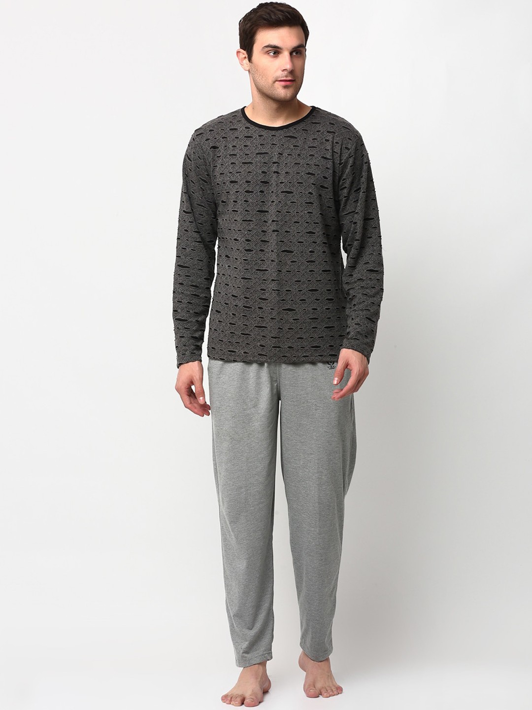 

VIMAL JONNEY Men Black & Grey Printed Night suit