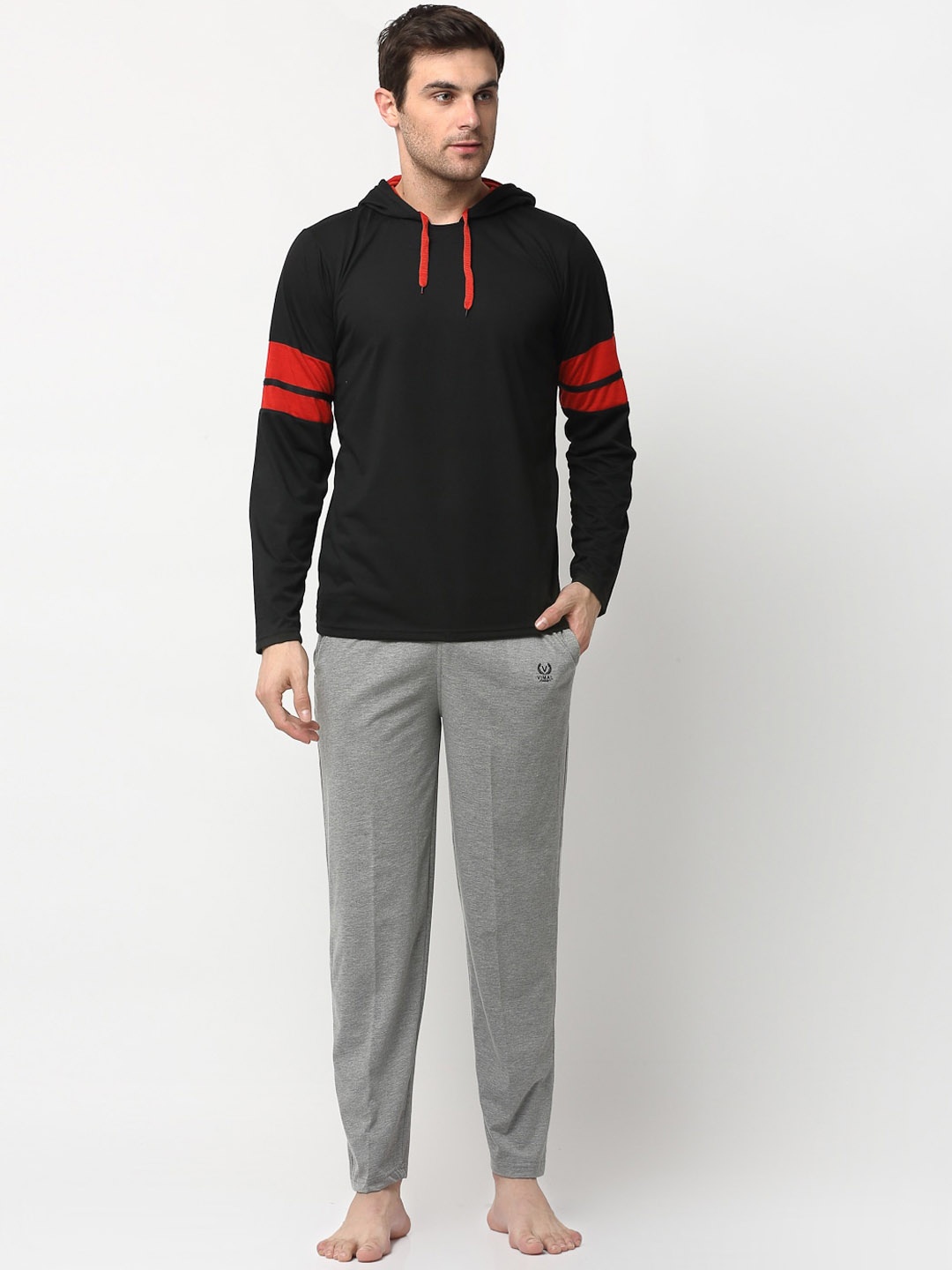 

VIMAL JONNEY Men Black & Grey Colourblocked Night Suit