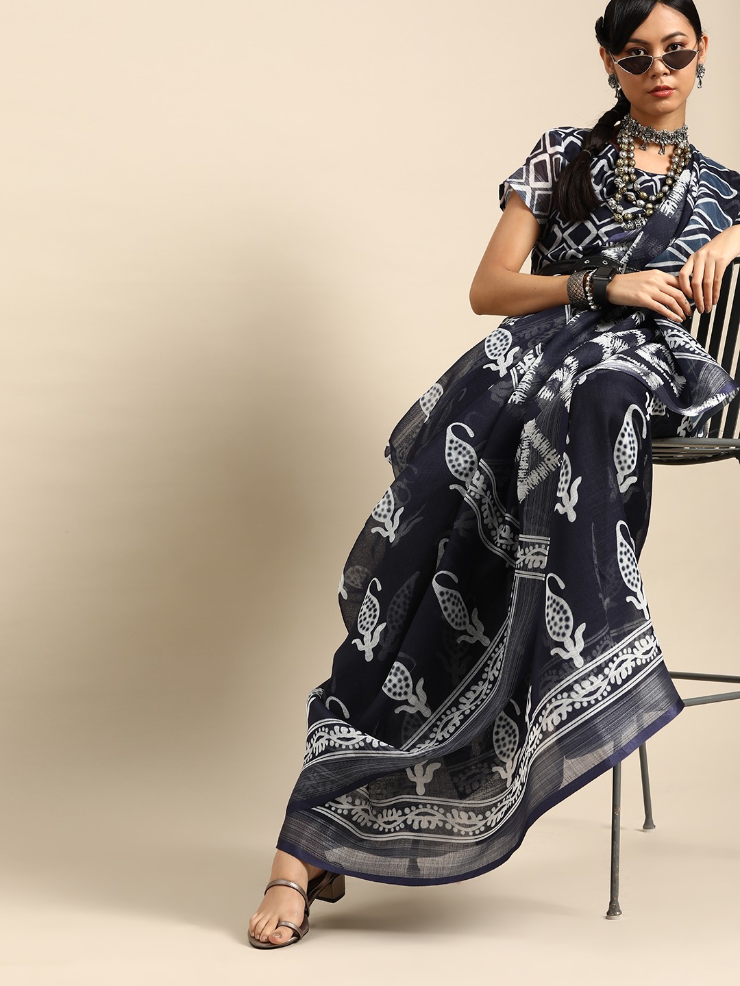 

SHAVYA Navy Blue & White Pure Cotton Printed Saree