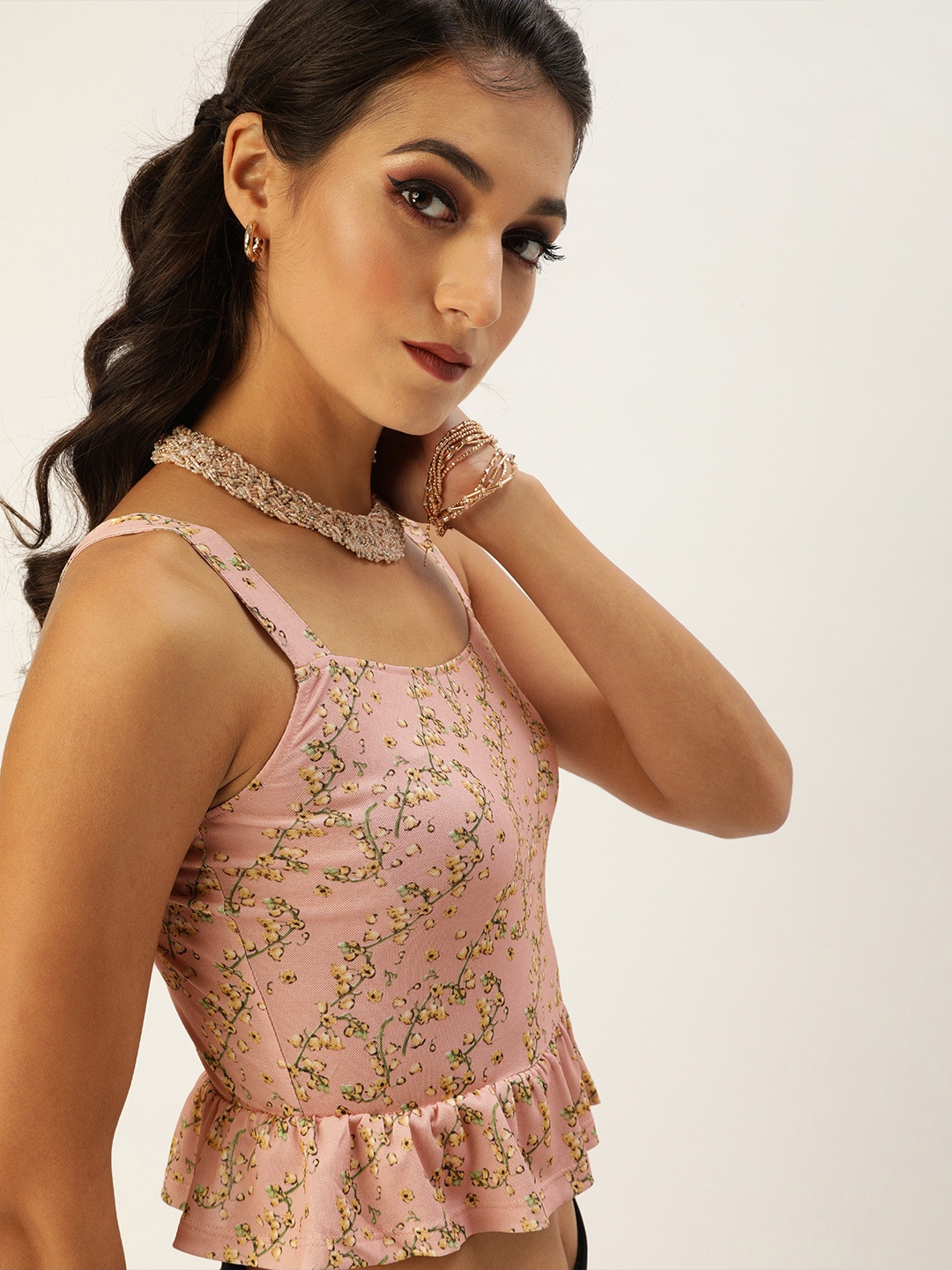 

Veni Vidi Vici Soothing Peach Floral Print Ruffled Crop Top