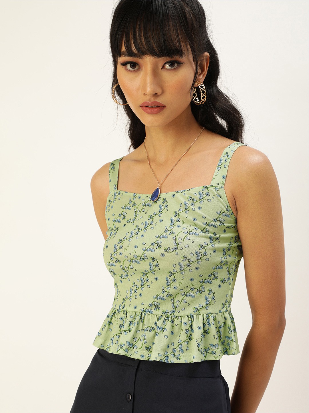 

Veni Vidi Vici Green Floral Print Ruffled Crop Top
