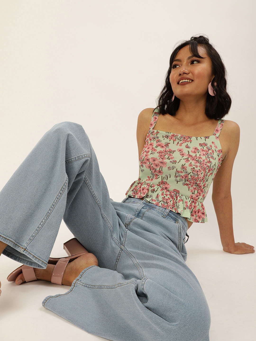 

Veni Vidi Vici Green & Pink Floral Printed Pleated A-Line Crop Top