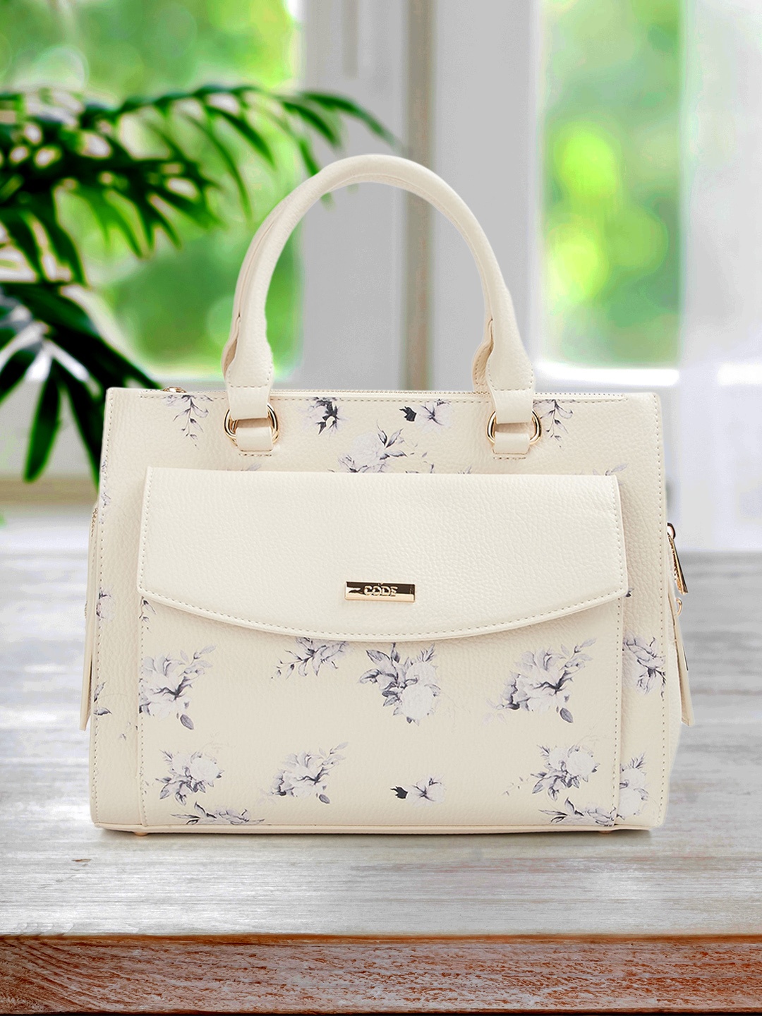 

CODE by Lifestyle White Solid Handheld Bag