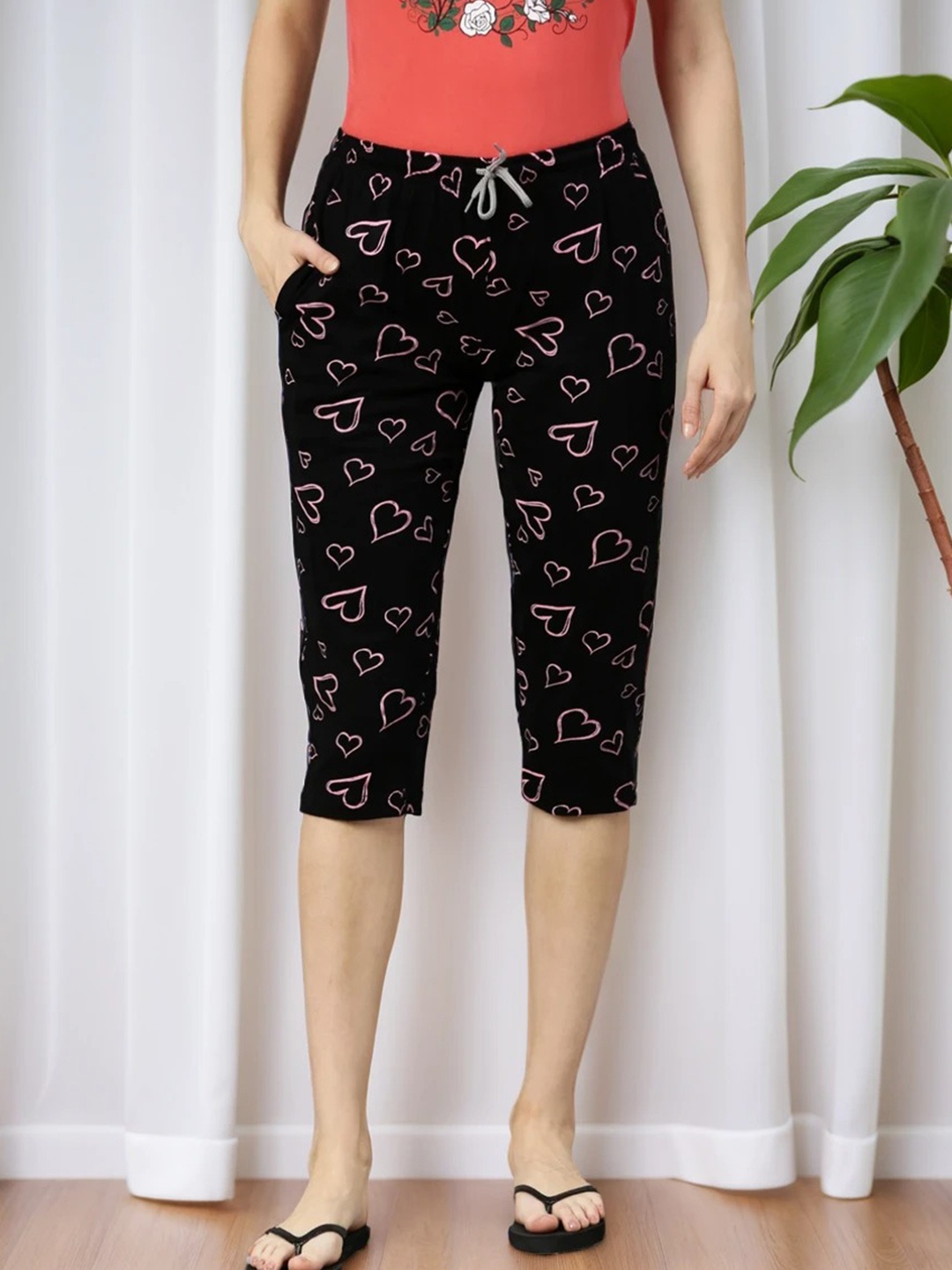 

Kryptic Women Conversational Printed Pure Cotton Relaxed Fit Capris, Black