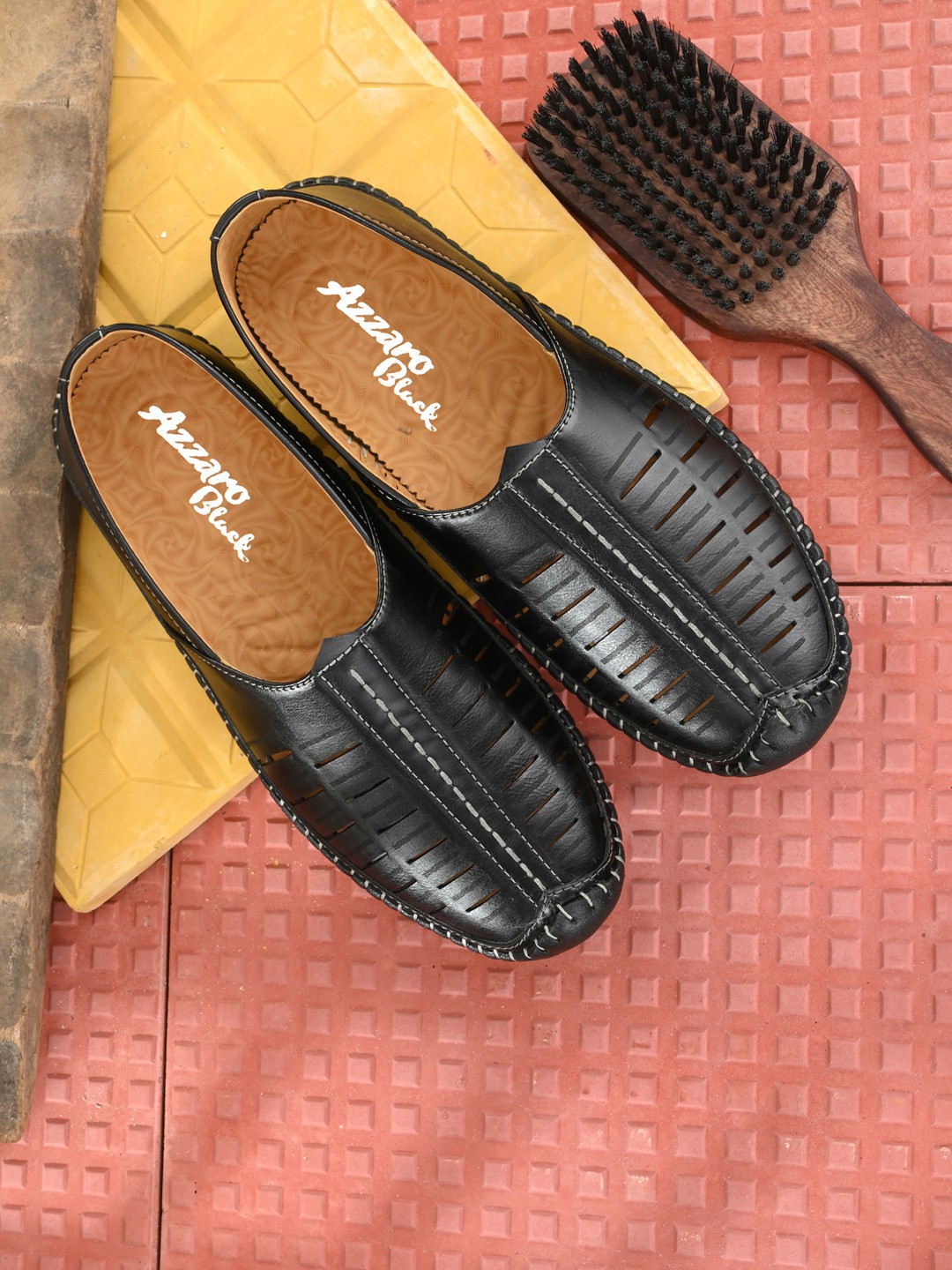 

Azzaro Black Men Laser Cuts Mojaris