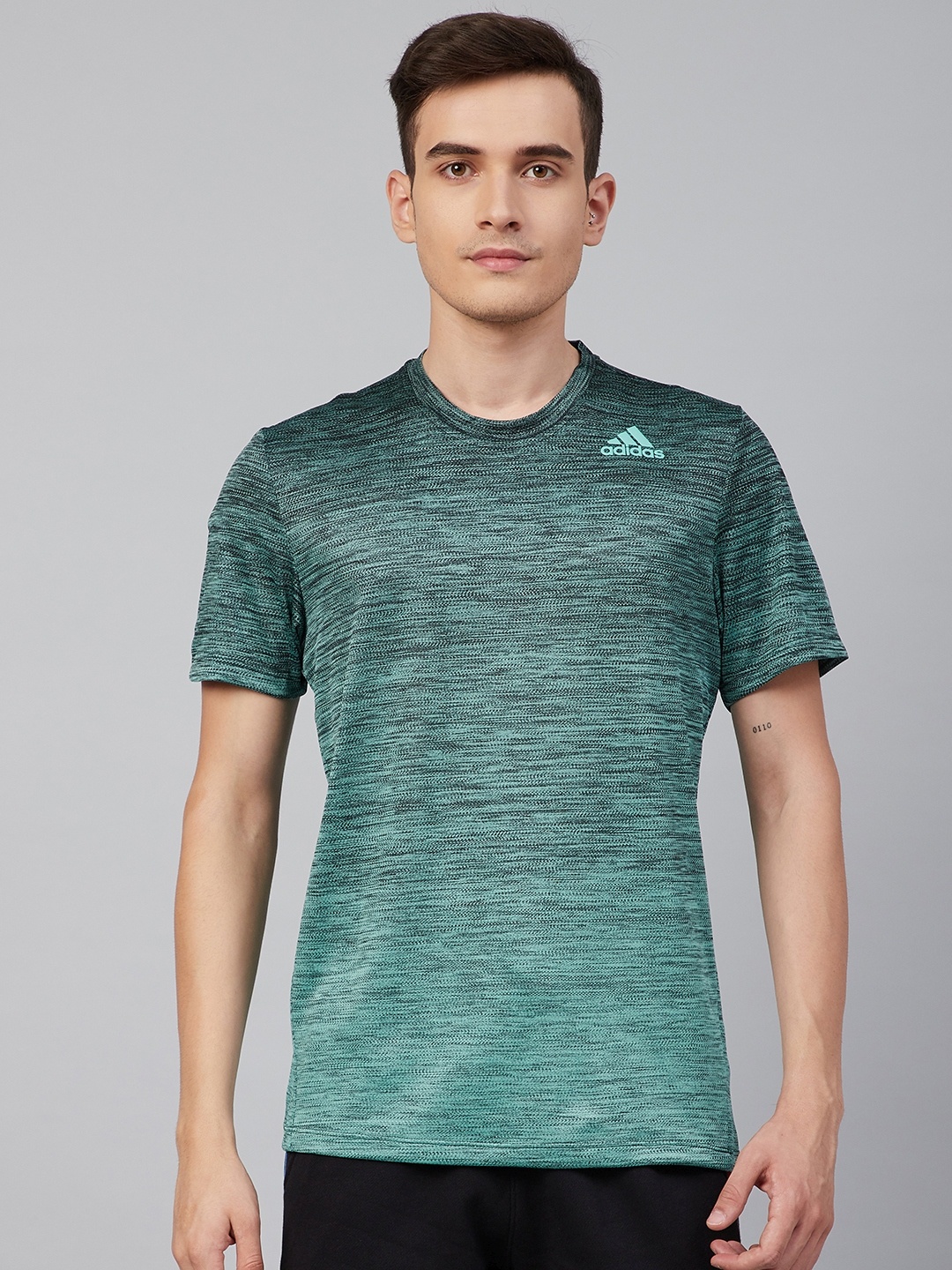 

ADIDAS Men Green & Black Jacquard Tech Gradient Round Neck T-shirt