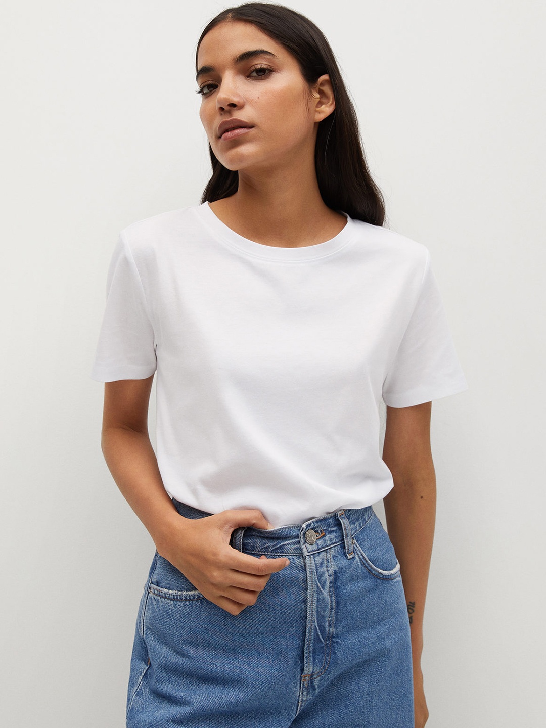 

MANGO Women White Organic Cotton Solid Round Neck T-shirt