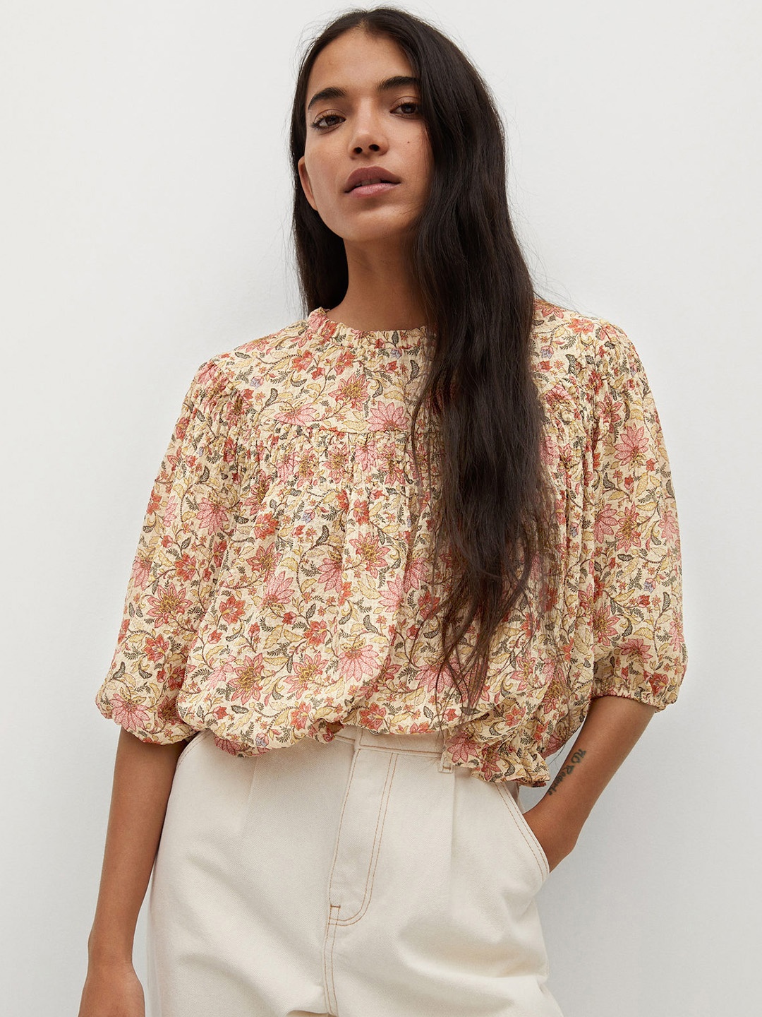 

Mango Beige & Pink Floral Printed Puff Sleeves Blouson Top