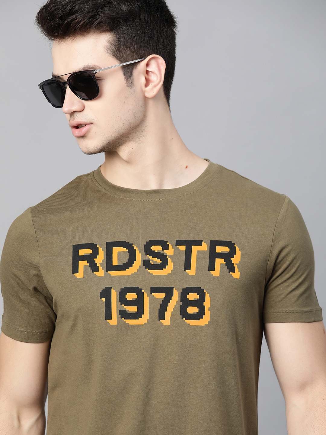 

Roadster Men Olive Green & Black Pure Cotton Brand Logo Print T-shirt