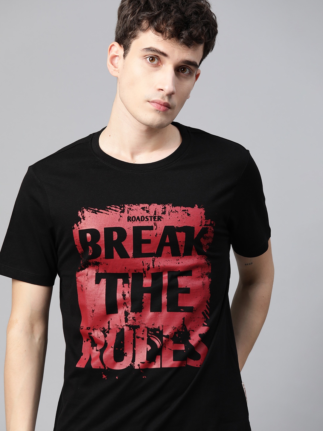 

Roadster Men Black Red Pure Cotton Typography Printed Pure Cotton T-shirt