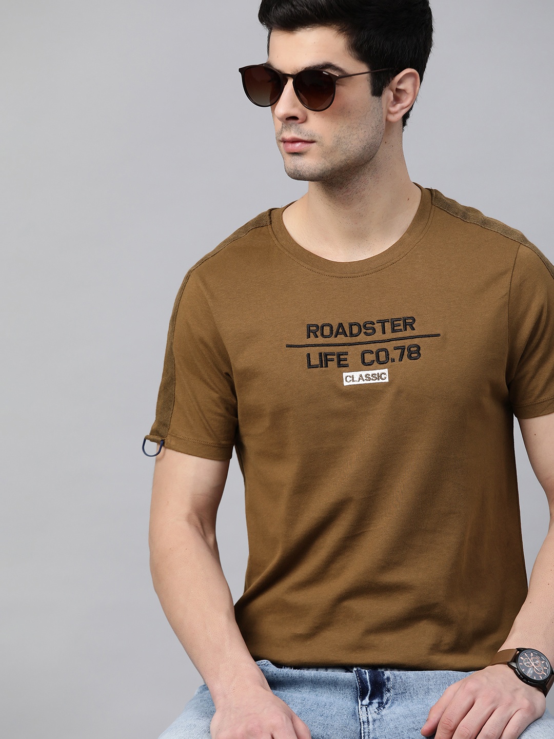 

Roadster Men Olive Brown Pure Cotton Brand Logo Embroidered Pure Cotton T-shirt