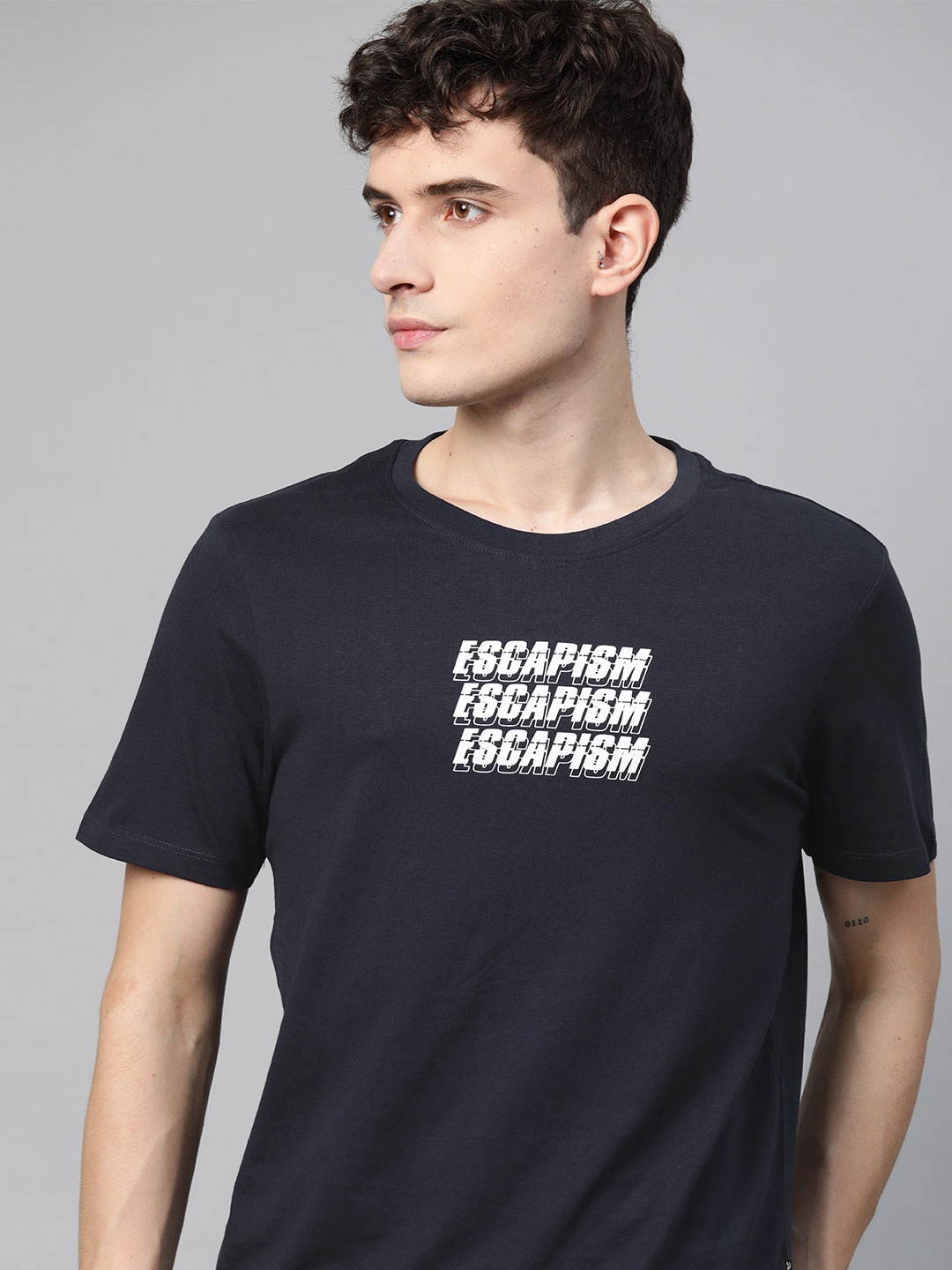 

Roadster Men Navy Blue & White Typography Printed Pure Cotton T-shirt