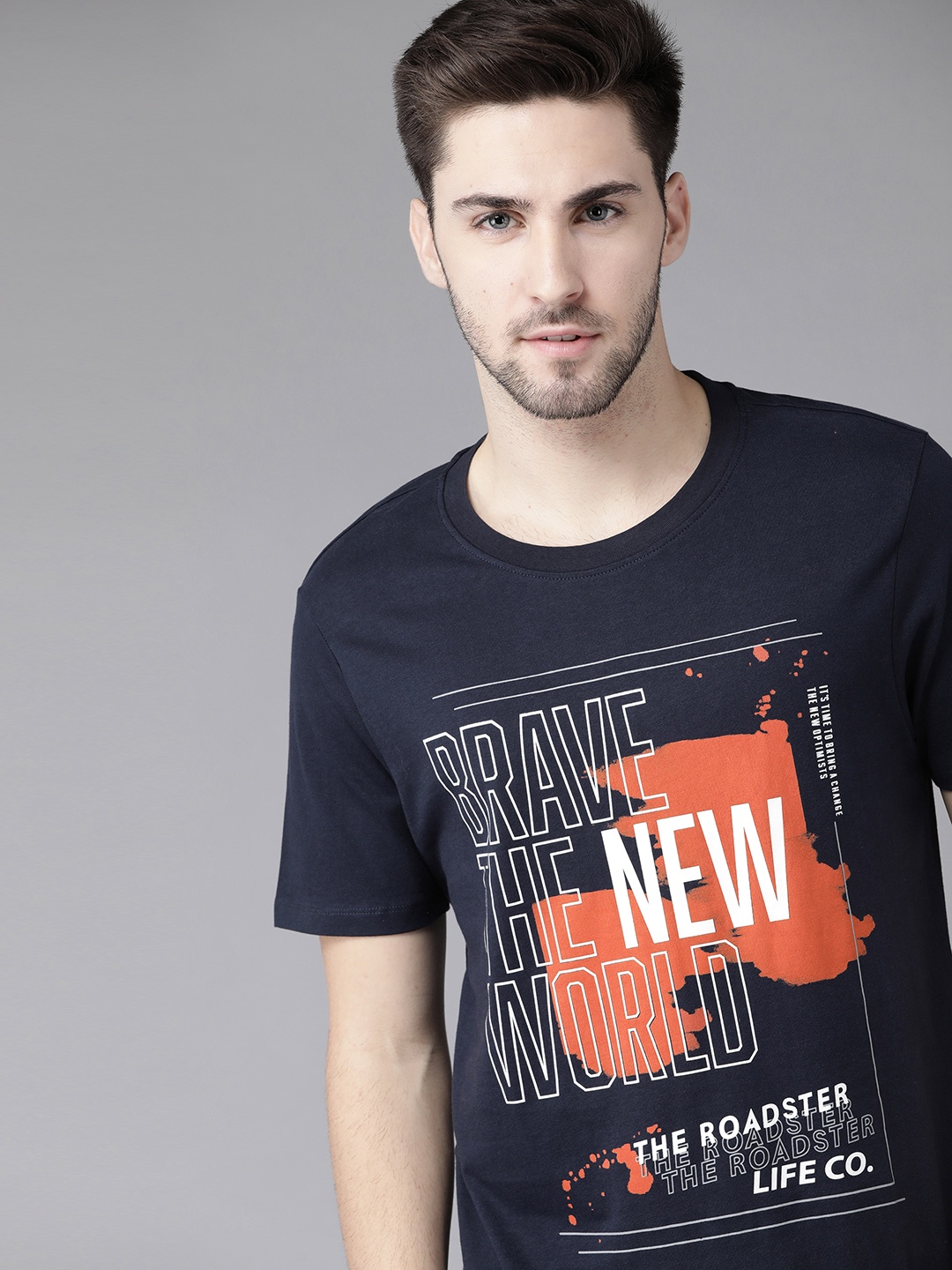 

Roadster Men Navy Blue White Typography Print Print Round Neck Pure Cotton T-shirt