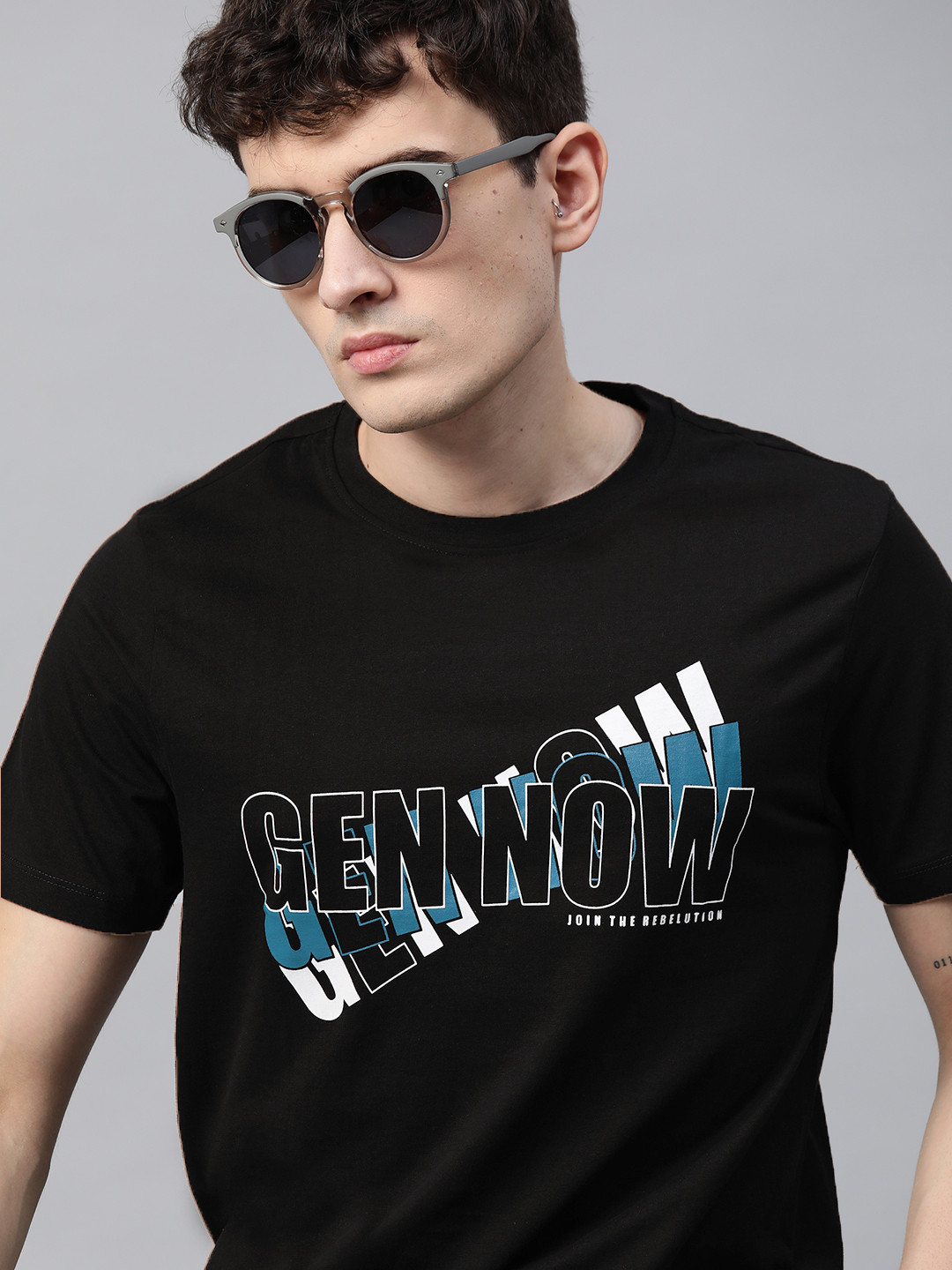 

Roadster Men Black Pure Cotton Typography Printed Pure Cotton T-shirt