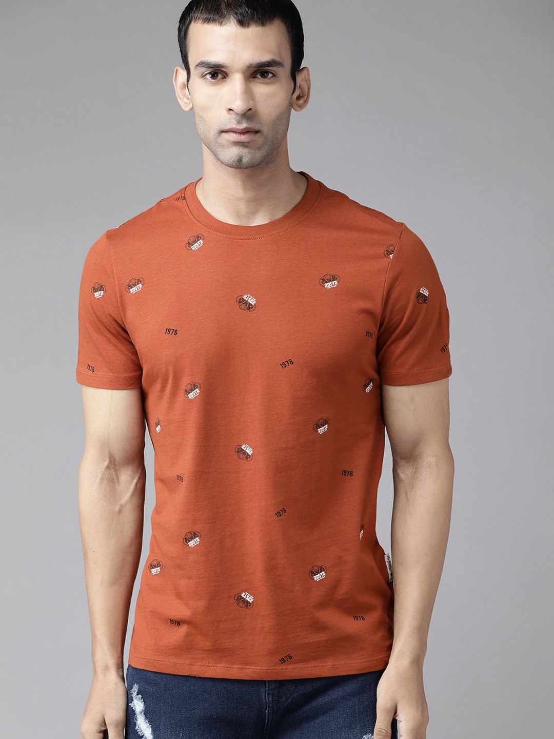 

Roadster Men Rust White Brand Logo Printed Pure Cotton T-shirt