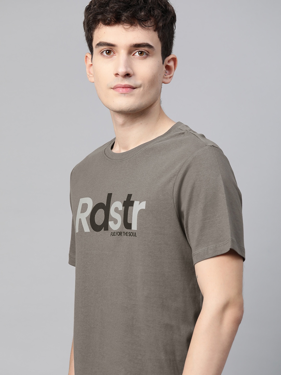 

Roadster Men Grey Typography Printed Pure Cotton T-shirt