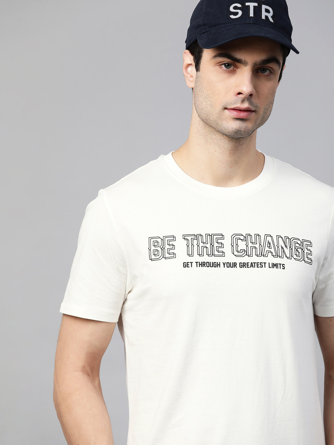 

Roadster Men White Black Typography Printed Pure Cotton T-shirt