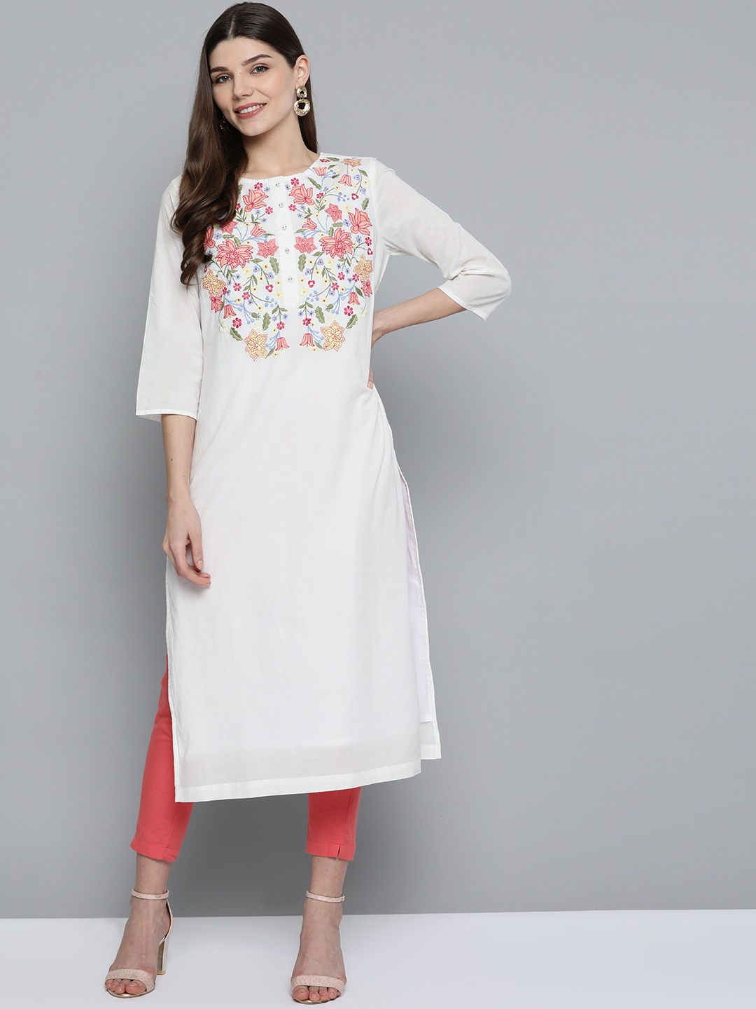 

Here&now Women White Ethnic Motifs Yoke Design Thread Work Kurta