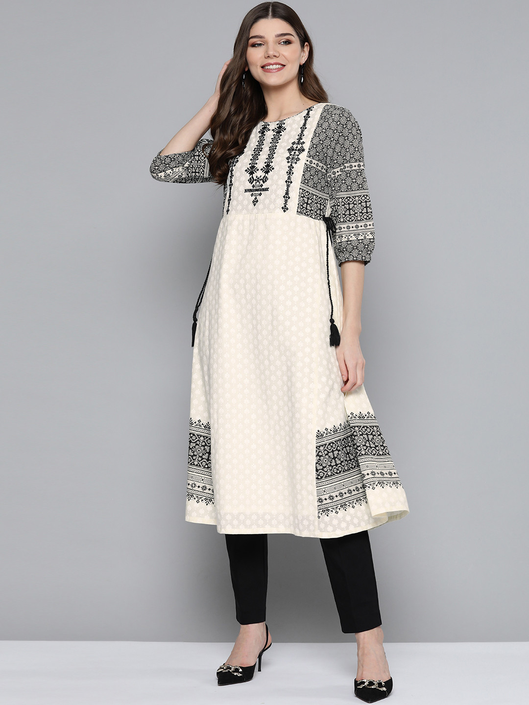 

HERE&NOW Women Off White & Black Ethnic Motifs Printed Pure Cotton Thread Work Kurta