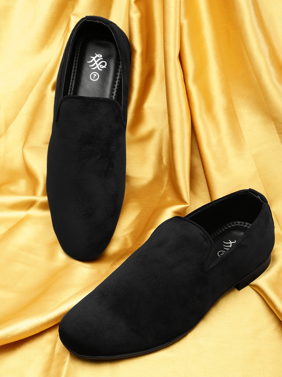 

House of Pataudi Men Black Solid Velvet Finish Handcrafted Slip-ons