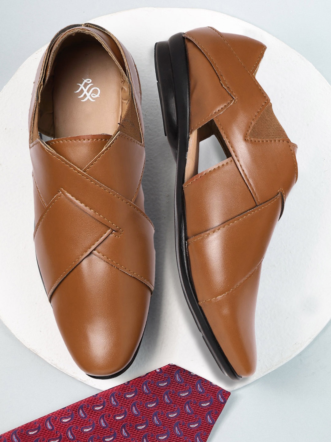 

House of Pataudi Men Brown Handcrafted Shoe-Style Sandals