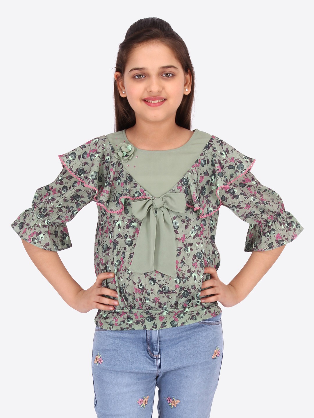 

CUTECUMBER Green Floral Printed Flared Sleeves Applique Georgette Blouson Top