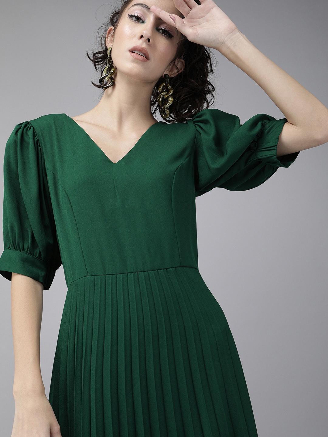 

RARE Women Green Solid Accordion Pleated Fit and Flare Dress