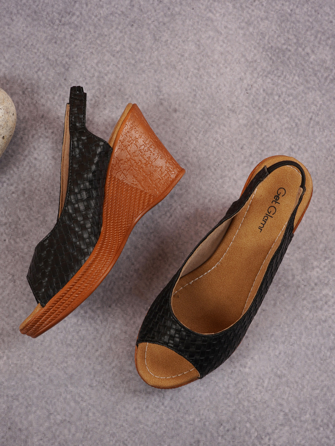 

Get Glamr Women Black Woven Design Peep Toes