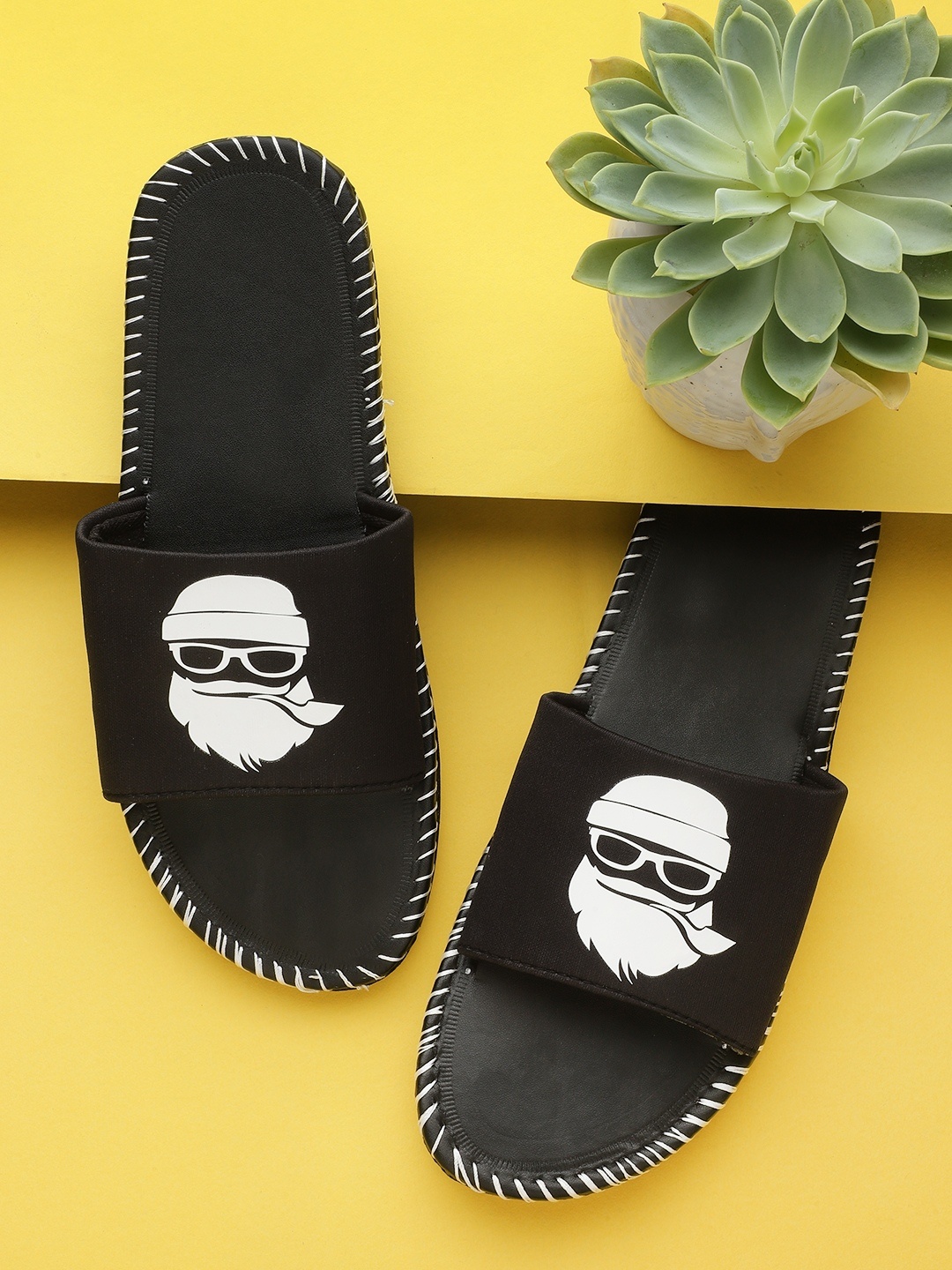

Pampy Angel Men Black & White Printed Sliders