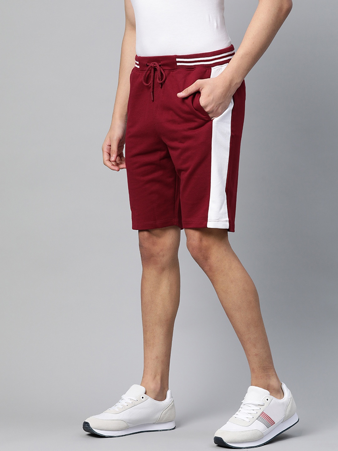 

Harvard Men Red Mid-Rise Cotton Regular Shorts