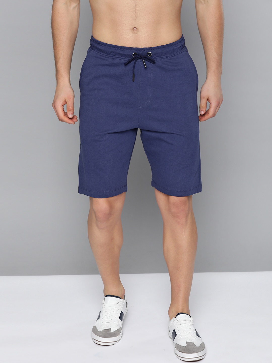 

Harvard Men Navy Blue Solid Regular Fit Shorts