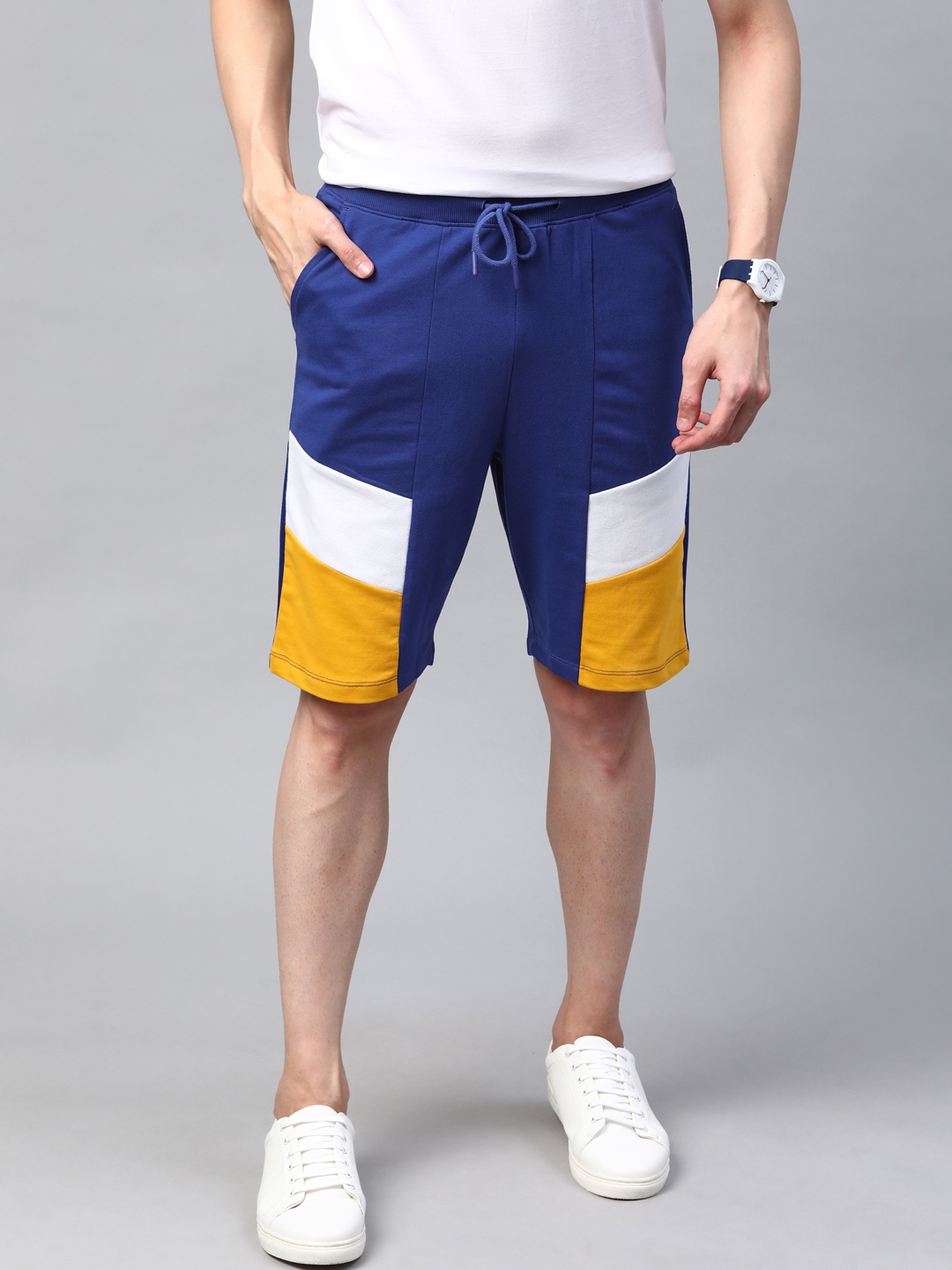 

Harvard Men Blue Colourblocked Pure Cotton Mid-Rise Regular Shorts