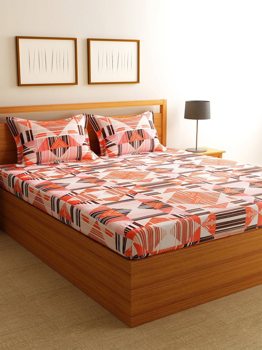 

Florida Orange & Pink Geometric 144 TC Polycotton 1 Queen Bedsheet with 2 Pillow Covers