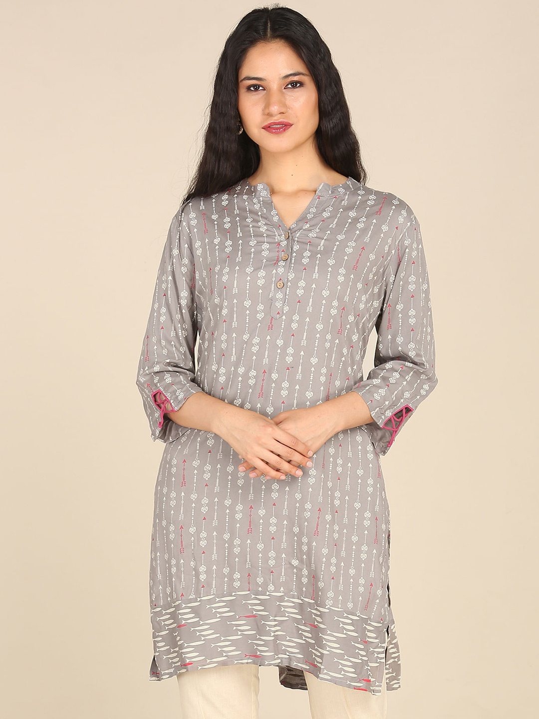 

Karigari Women Grey Quirky Printed Kurta
