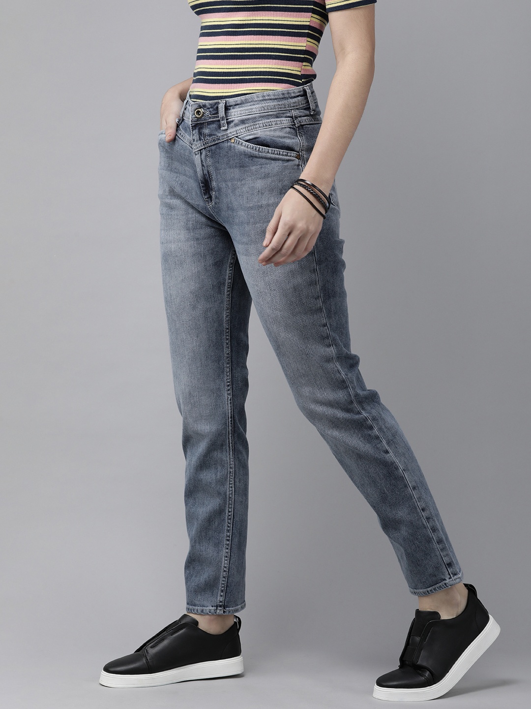 

Roadster Women Blue Slim Fit Heavy Fade Stretchable Jeans