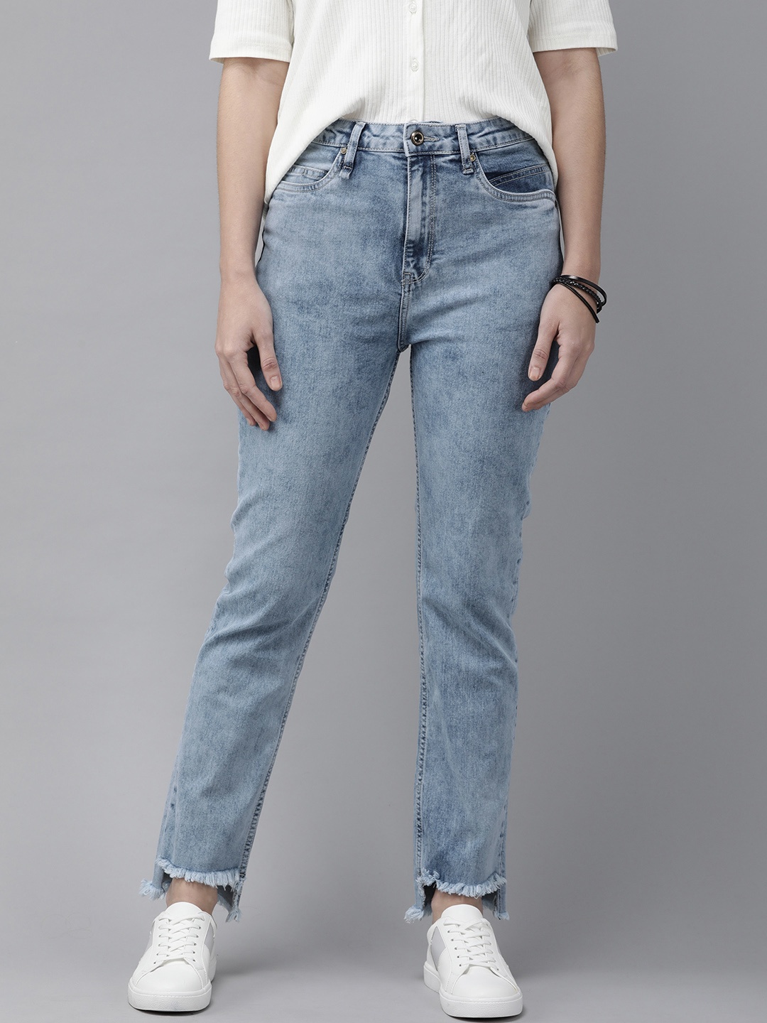 

Roadster Women Blue Straight Fit Heavy Fade Acid Wash Stretchable Jeans