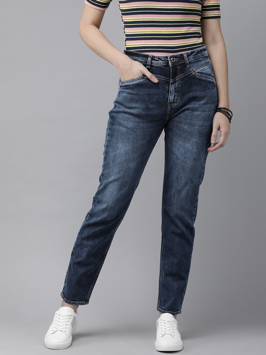 

Roadster Women Navy Blue Slim Fit Light Fade Stretchable Jeans