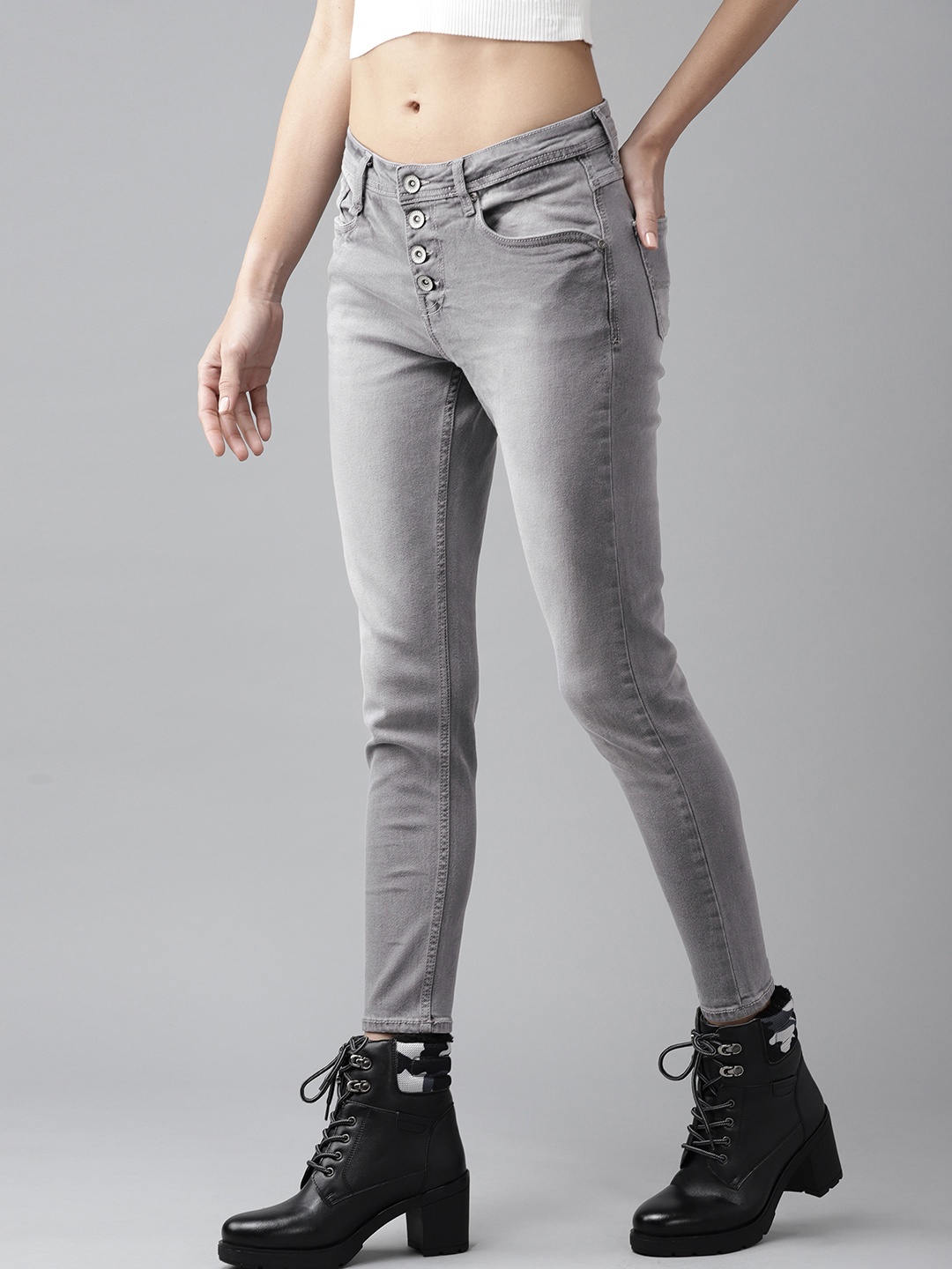 

Roadster Women Grey Skinny Fit Light Fade Stretchable Jeans