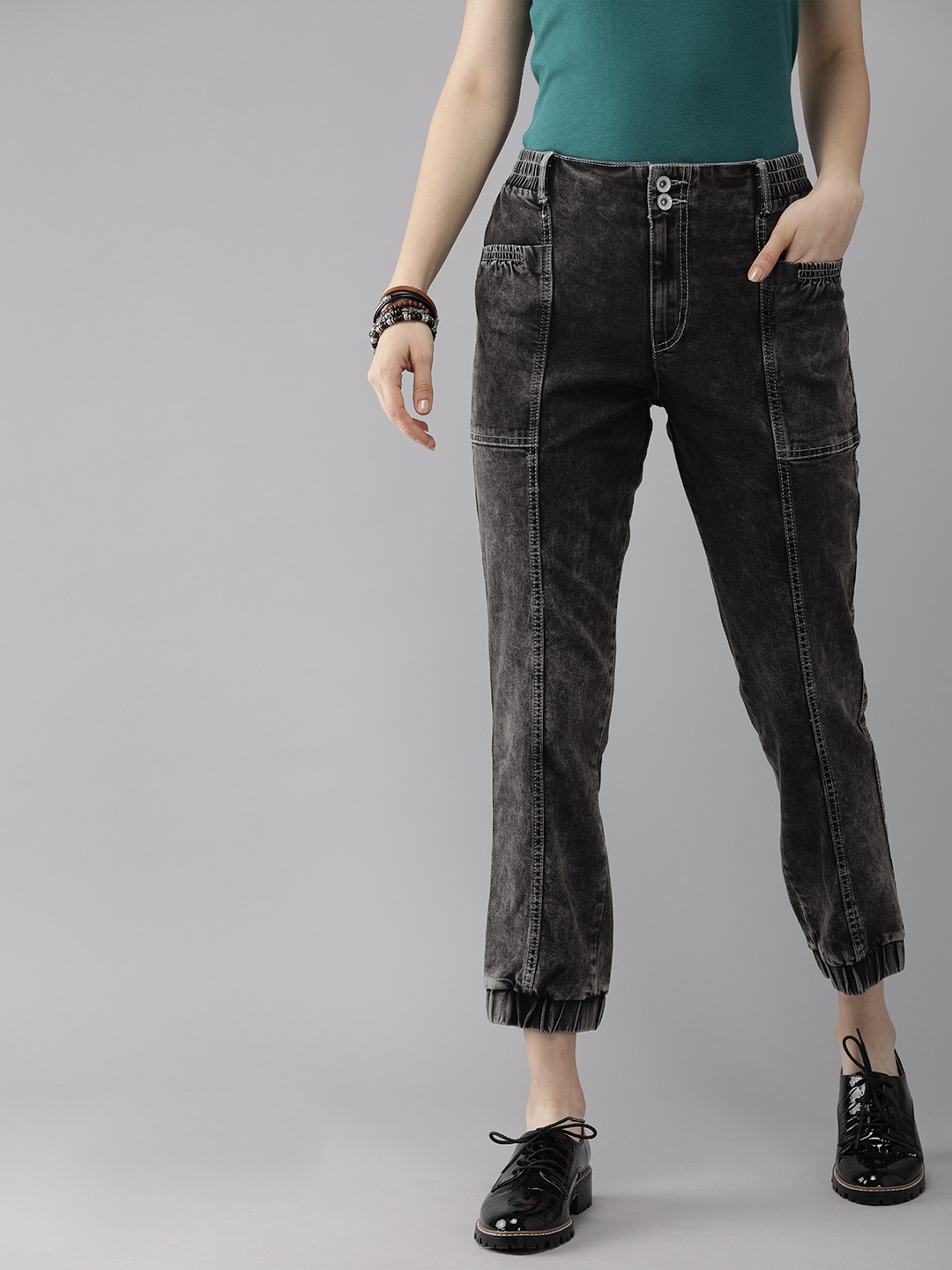 

Roadster Women Grey Slim Fit Mid-Rise Heavy Fade Joggers