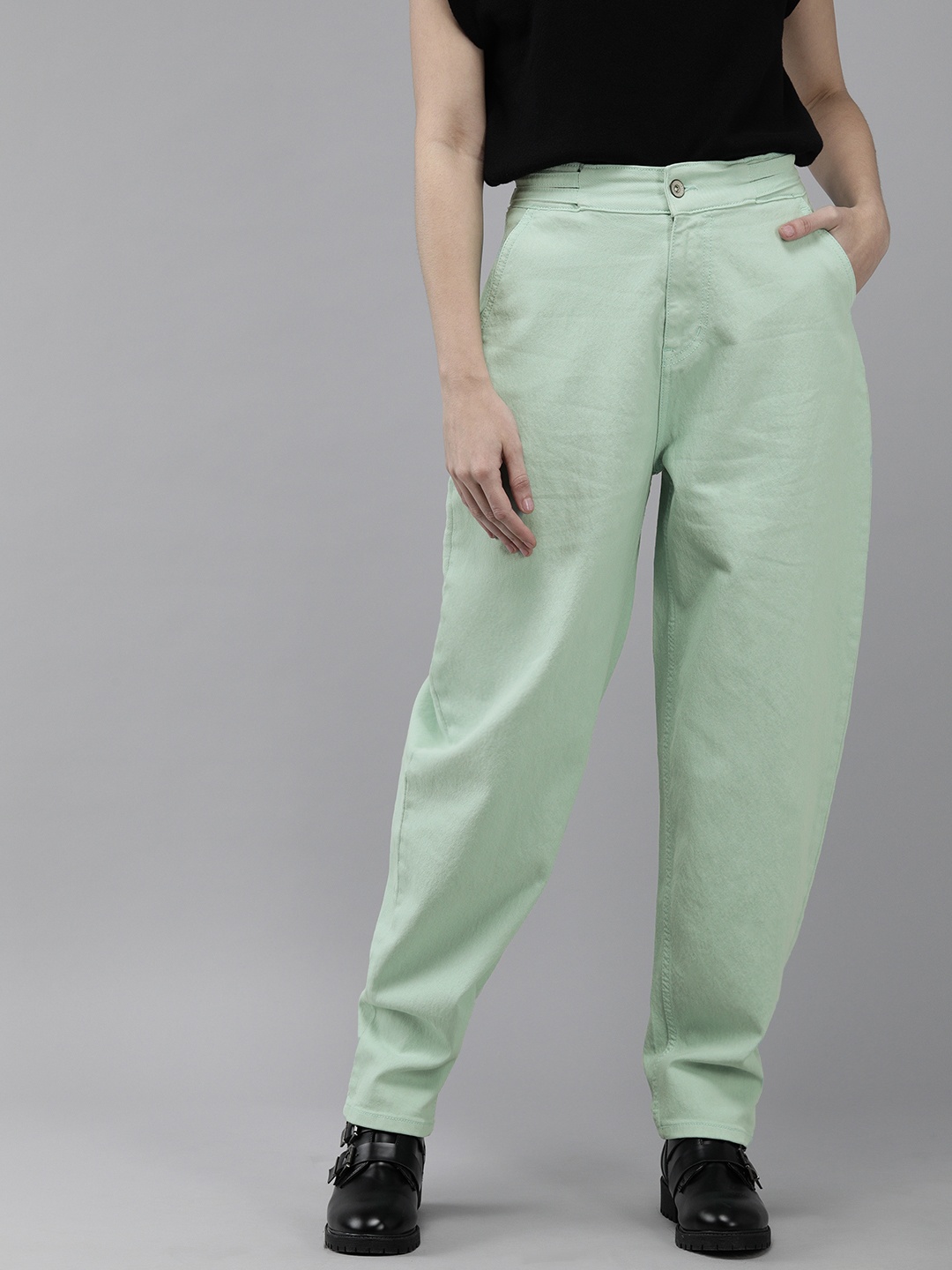 

Roadster Women Green Straight Fit Stretchable Jeans