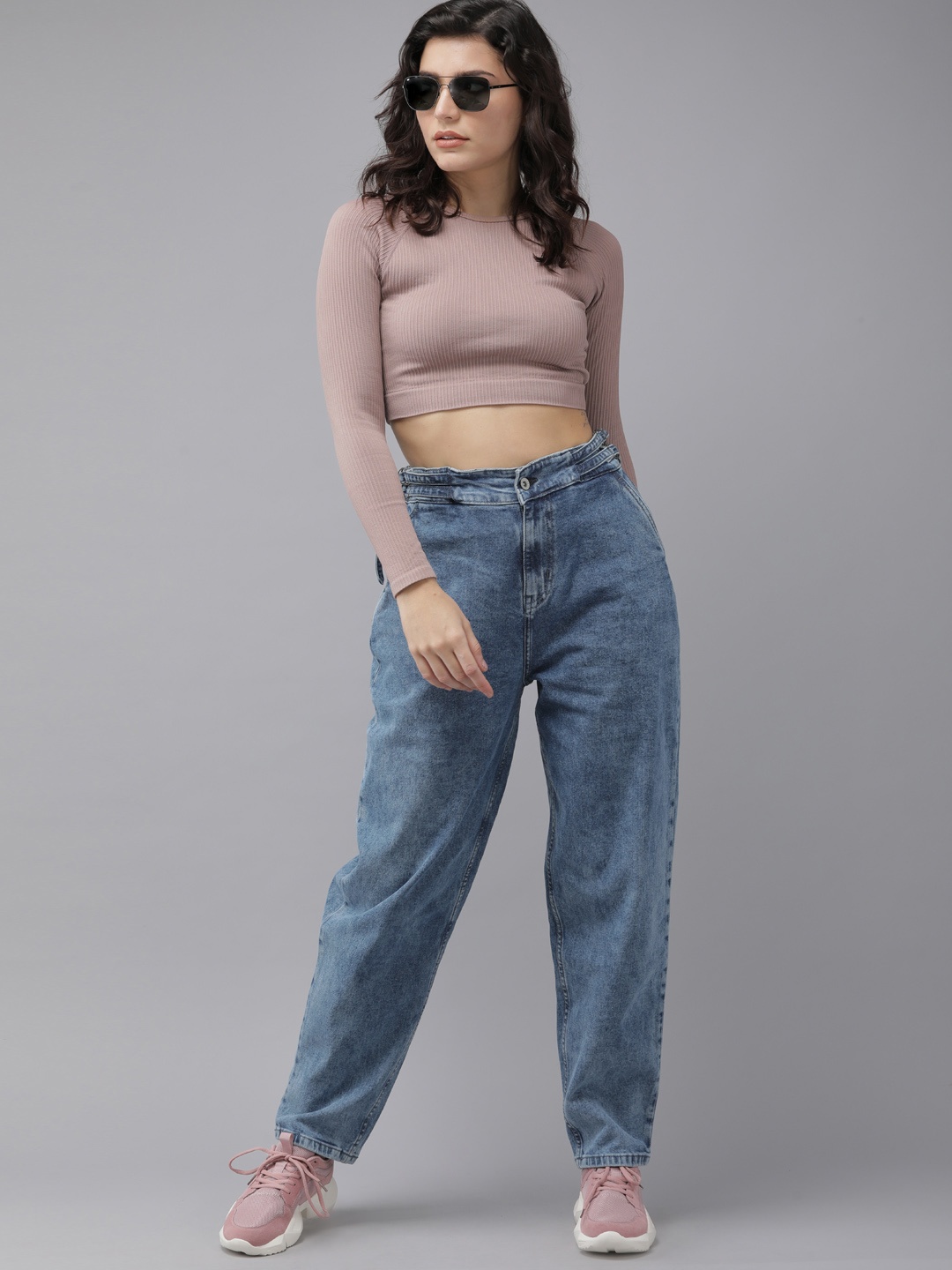

Roadster Women Blue Straight Fit Heavy Fade Stretchable Jeans