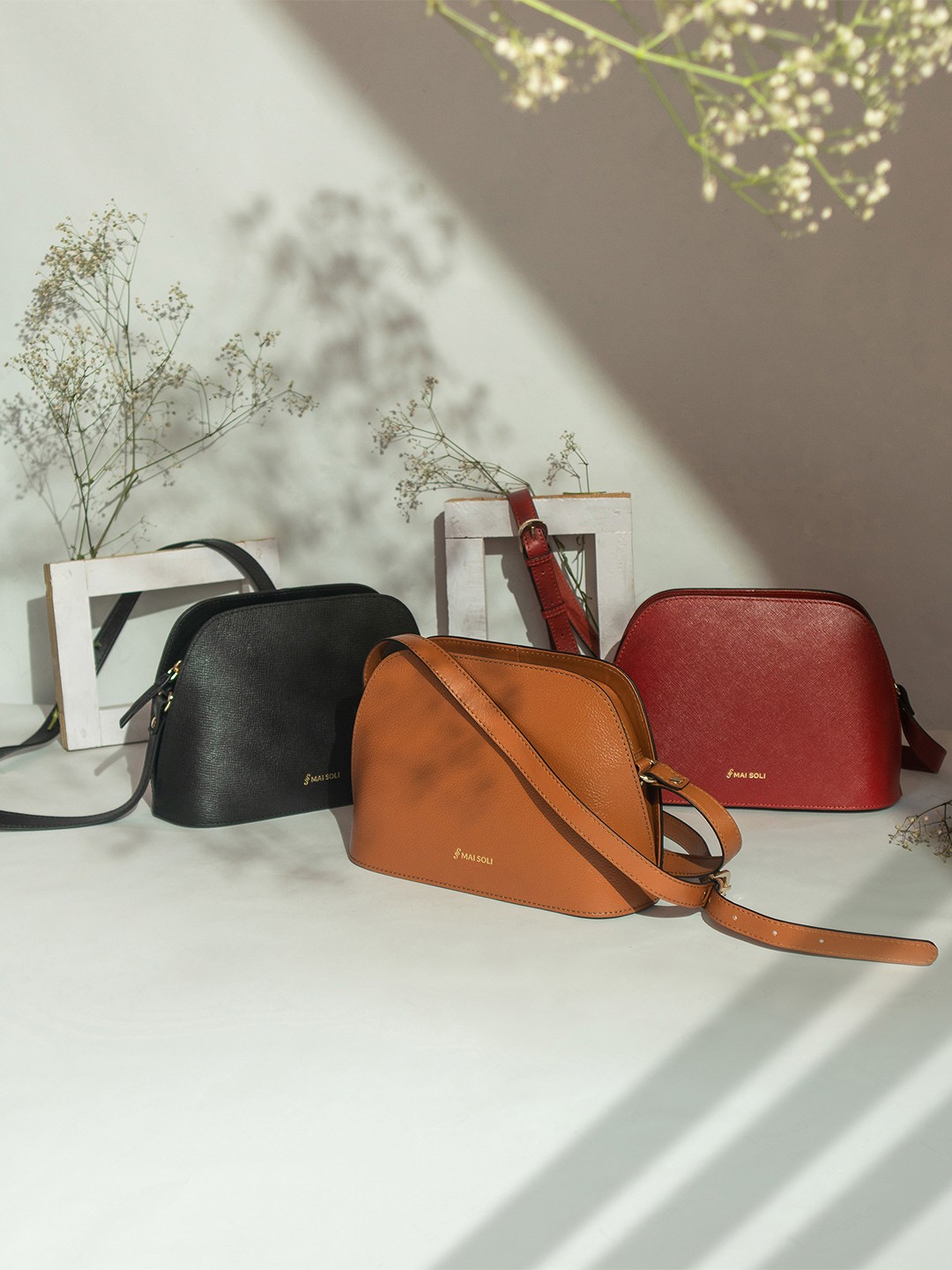 

MAI SOLI Women Red Solid Sling Bag